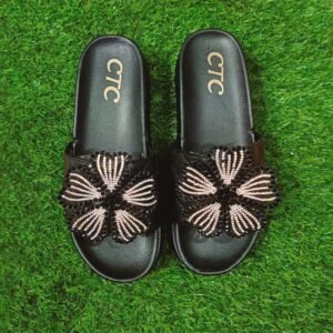 ফুলের ডিজাইনসহ নারীদের ফ্ল্যাট স্যান্ডেল (সাইজ 36-40)