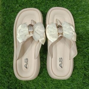 নারীদের ফ্ল্যাট ভি-স্ট্র্যাপ স্যান্ডেল (সাইজ 36-40)