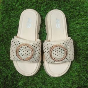 এলিগ্যান্ট সাদা মহিলাদের স্যান্ডেল গোল্ডেন বেল্ট ডিজাইনসহ ( সাইজ 40-44 )